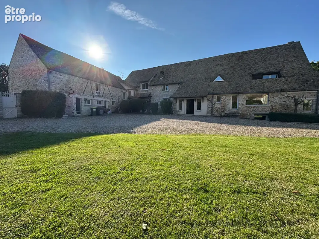 Demeure de prestige Coeur du vieux village  Thoiry 20 pièces  700 m2 - photo 2
