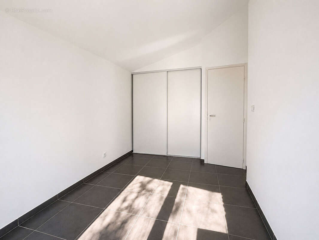 Maison Lambesc 66 m2 avec garage dans résidence sécurisée - photo 7