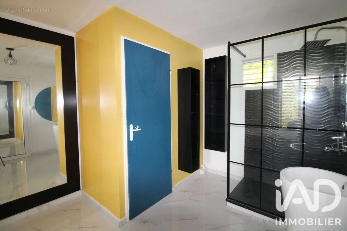 Appartement 56 m² à Sainte-Rose  - photo 5