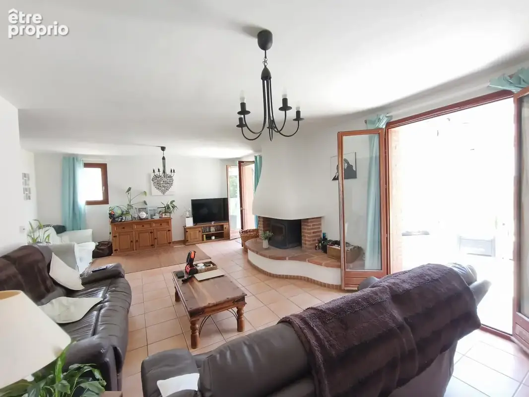 Maison T5 de 152 m2 avec piscine et vue dégagée - photo 6