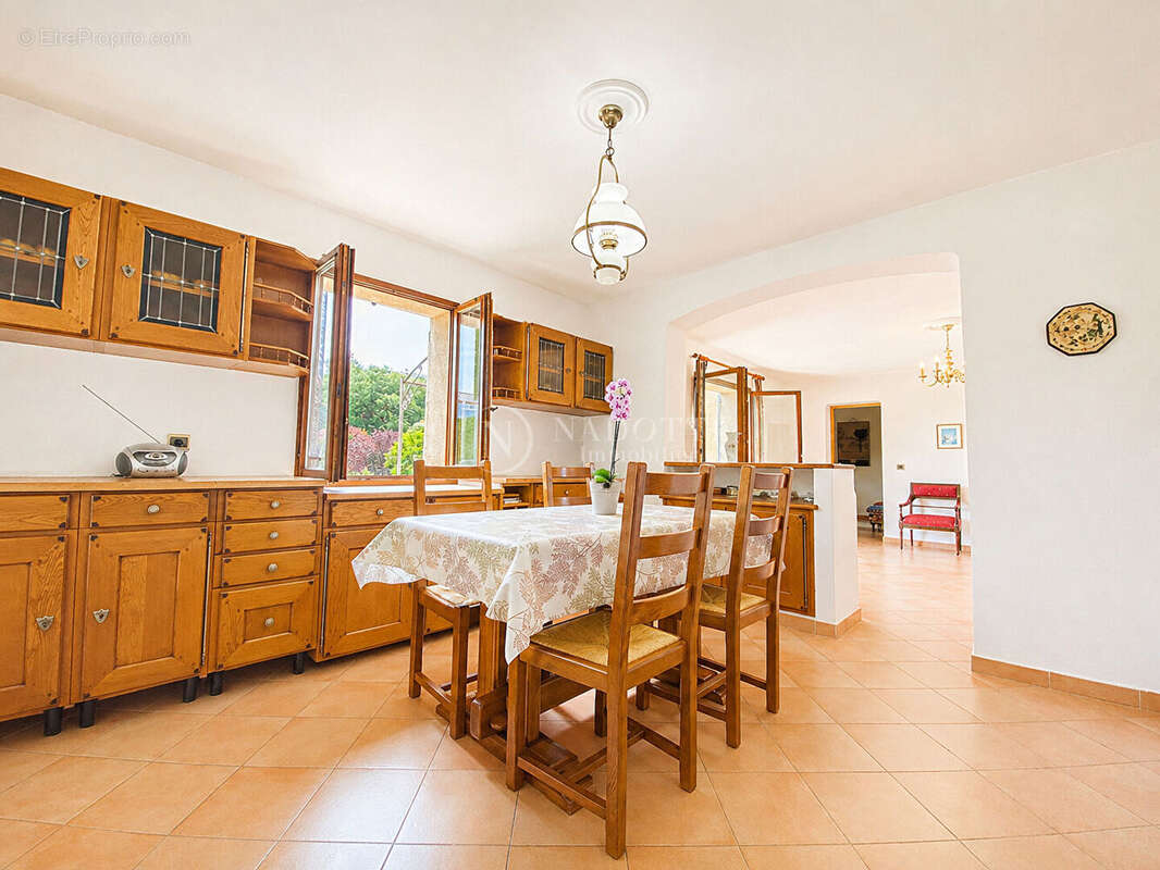 Maison à MAUBEC