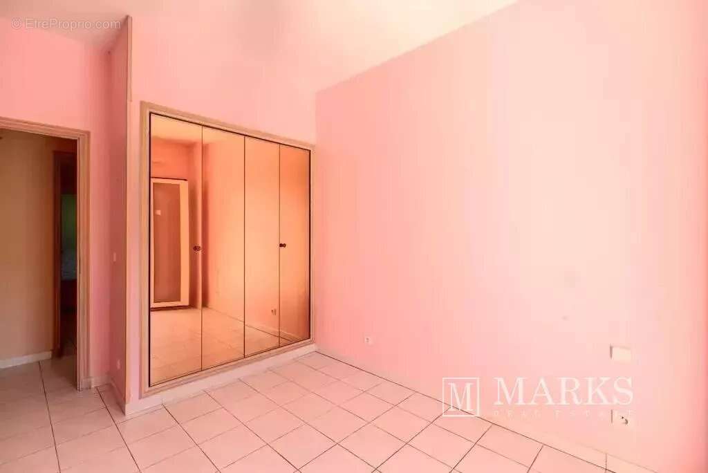Villa de style néo provençal avec terrain plat et piscine - photo 16