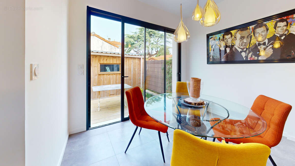 Maison à VAUX-SUR-MER