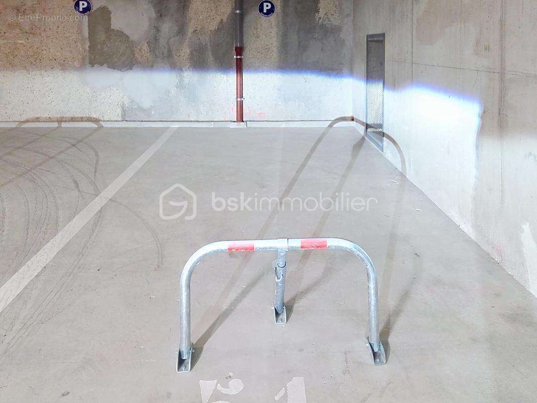 Parking à LIVRY-GARGAN