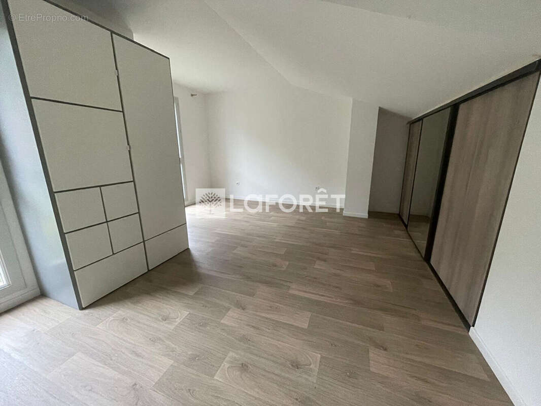 Appartement à CHENNEVIERES-SUR-MARNE
