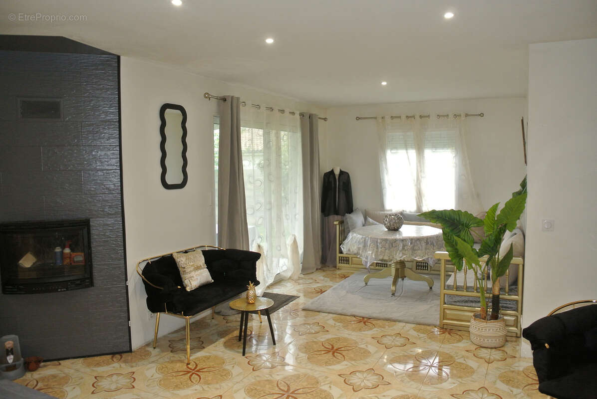 Maison à SAINTE-BAZEILLE