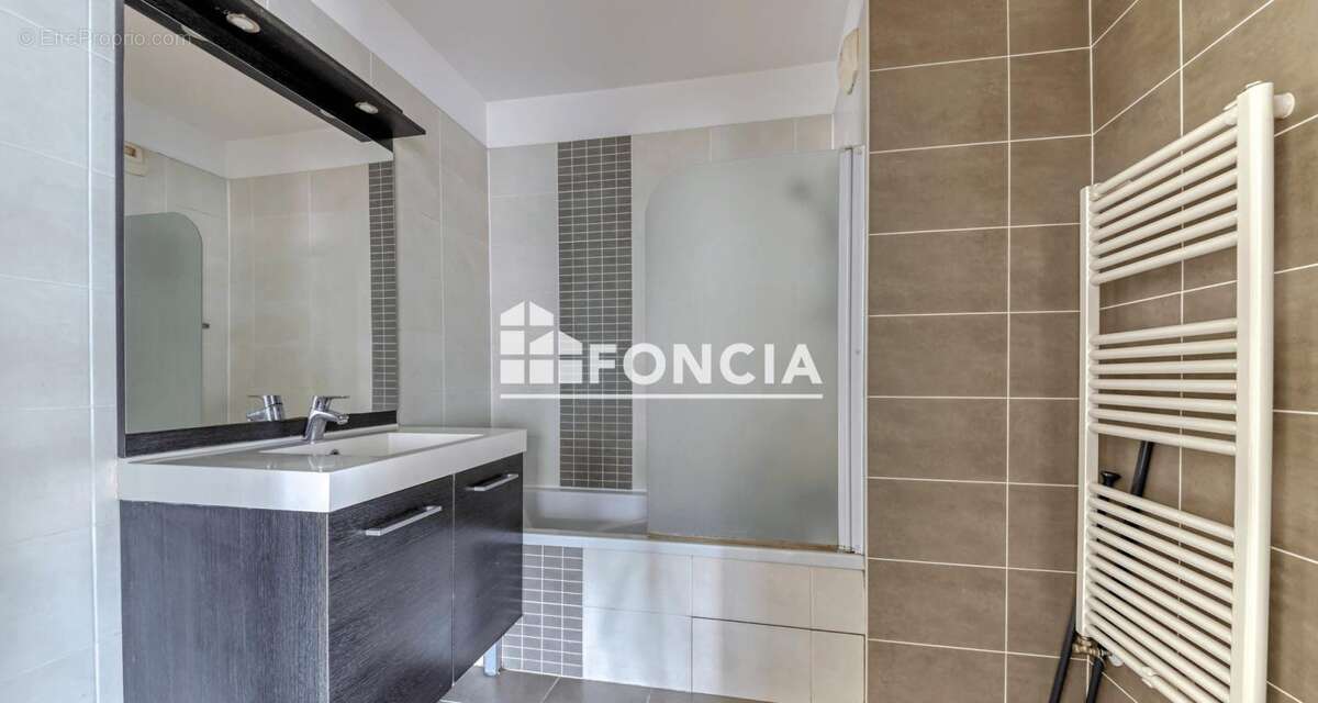 Appartement à TASSIN-LA-DEMI-LUNE