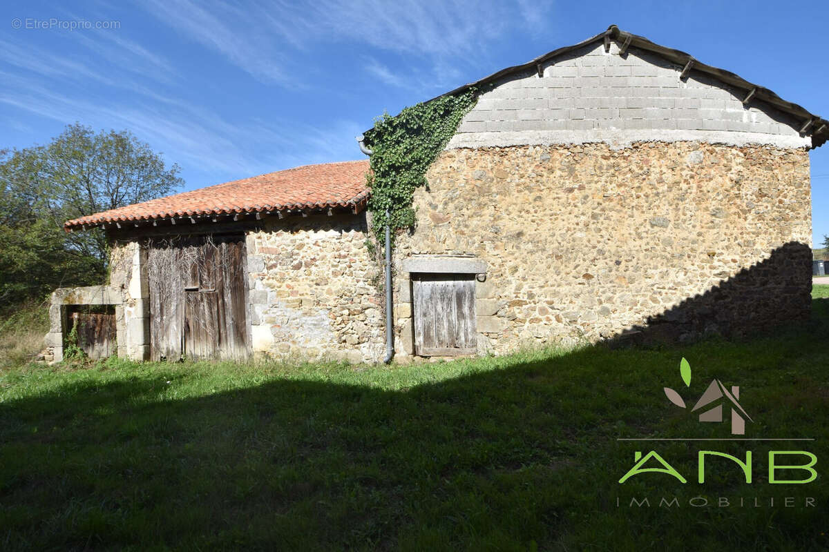 Maison à BUSSIERE-BADIL