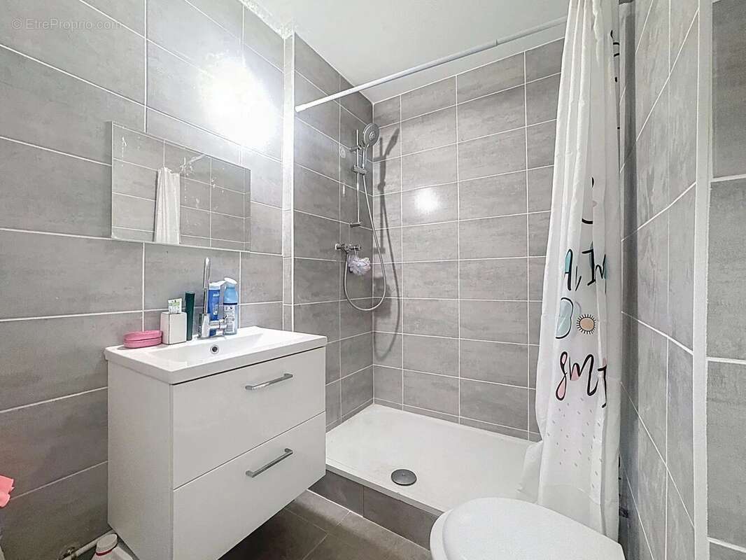 Appartement à NIVOLAS-VERMELLE