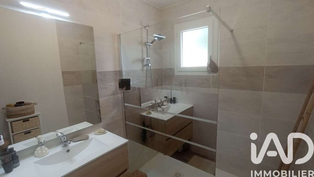 Maison 86 m² à Puy-Saint-Martin  - photo 9
