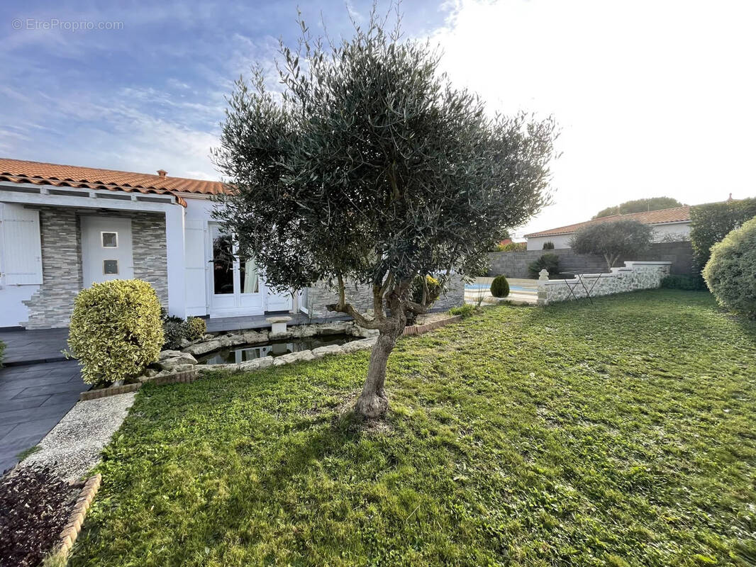 Maison à CROIX-CHAPEAU