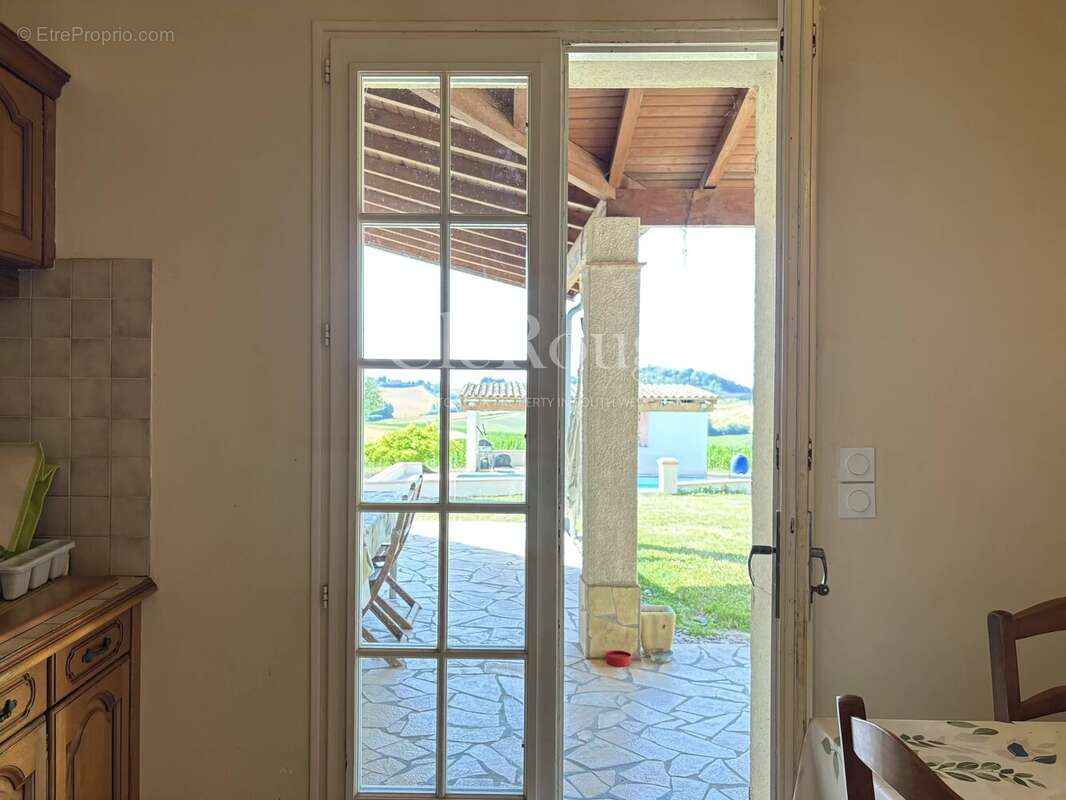 Proche de Tombebœuf – Superbe propriété de 6 chambres avec vues panoramiques, piscine et logement indépendant - photo 13