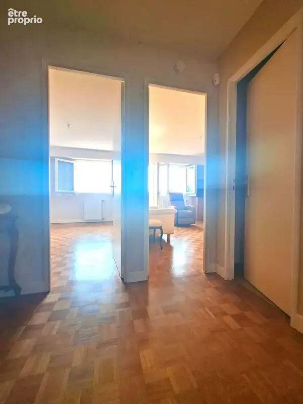 Appartement T3 au quatrième étage avec ascenseur, avec Vue Dégagée sur les Pyrénées et parking privatif. - photo 5