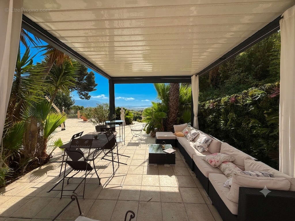 Splendide Villa T6 avec vue mer panoramique -  Piscine - Double garage - photo 2