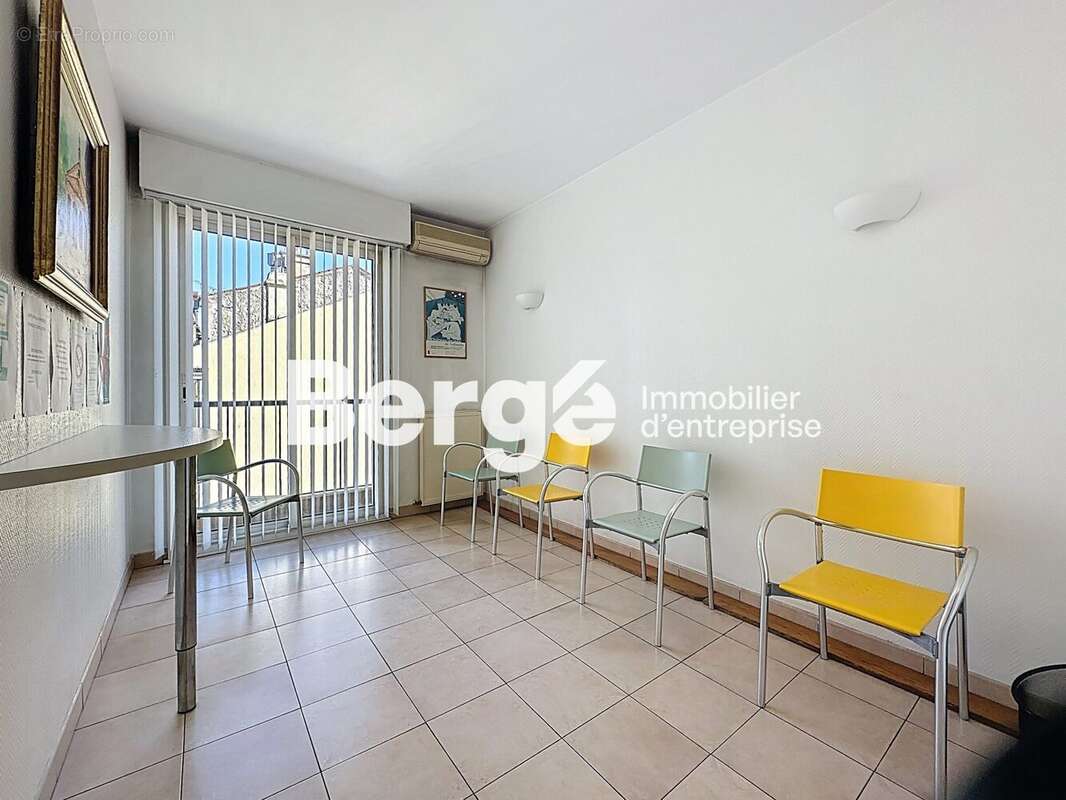 Commerce à VALLAURIS