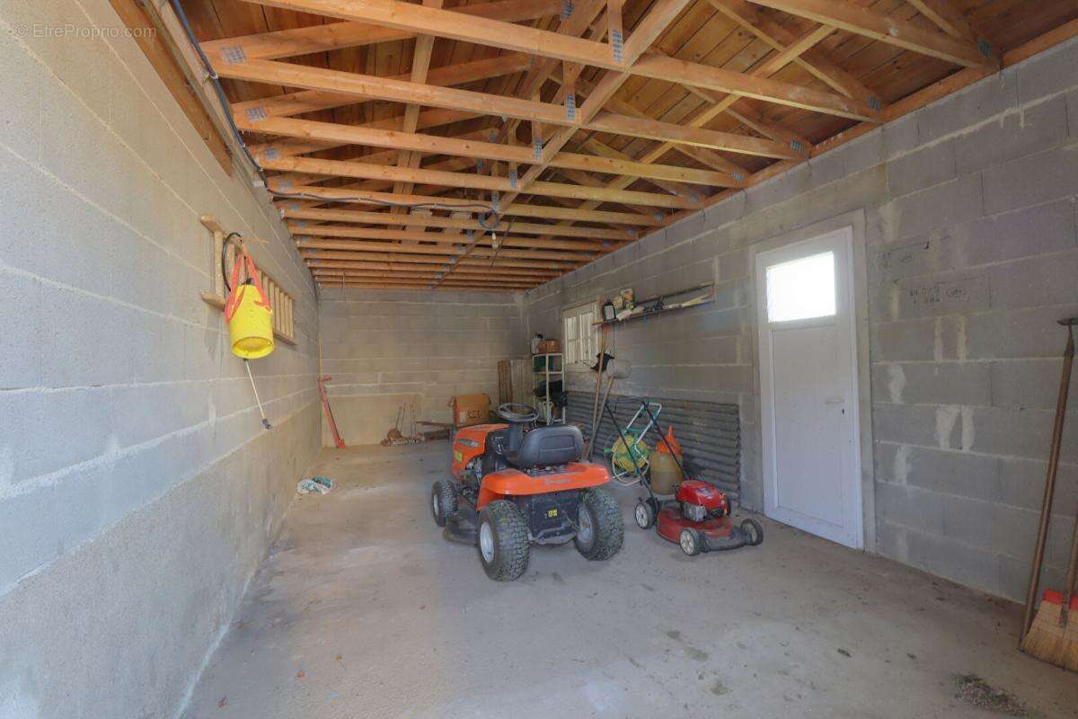 Maison à SAINTE-OUENNE