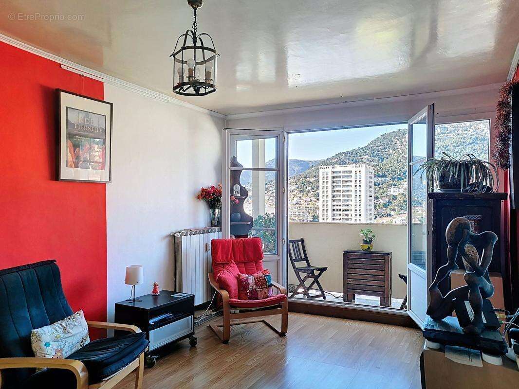 Appartement à vendre - Dernier étage - Vue exceptionnelle Faron & aperçu mer-  T4 avec balcons - TOULON-CLARET - photo 4