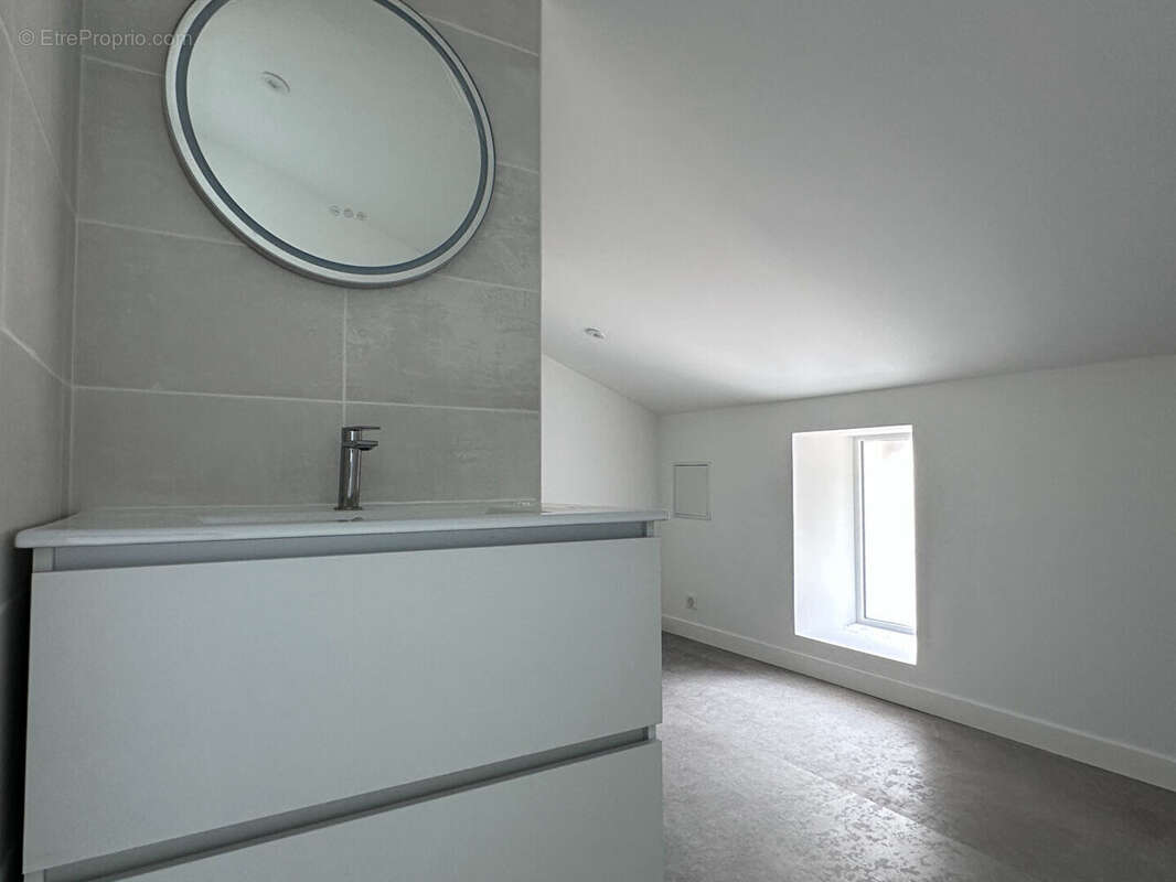 Maison entièrement rénovée - 4 chambres - Jardin à L'Isle-d'Espagnac - photo 9