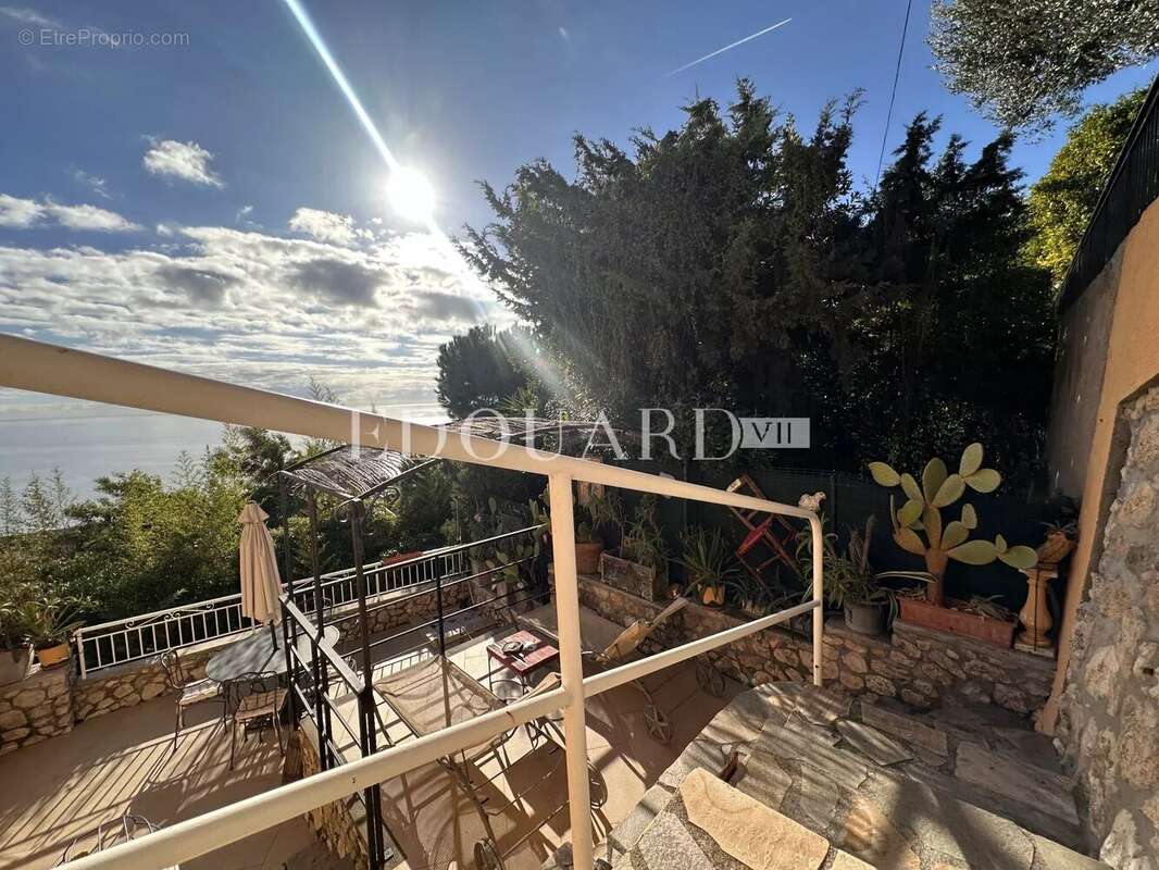 Appartement à ROQUEBRUNE-CAP-MARTIN