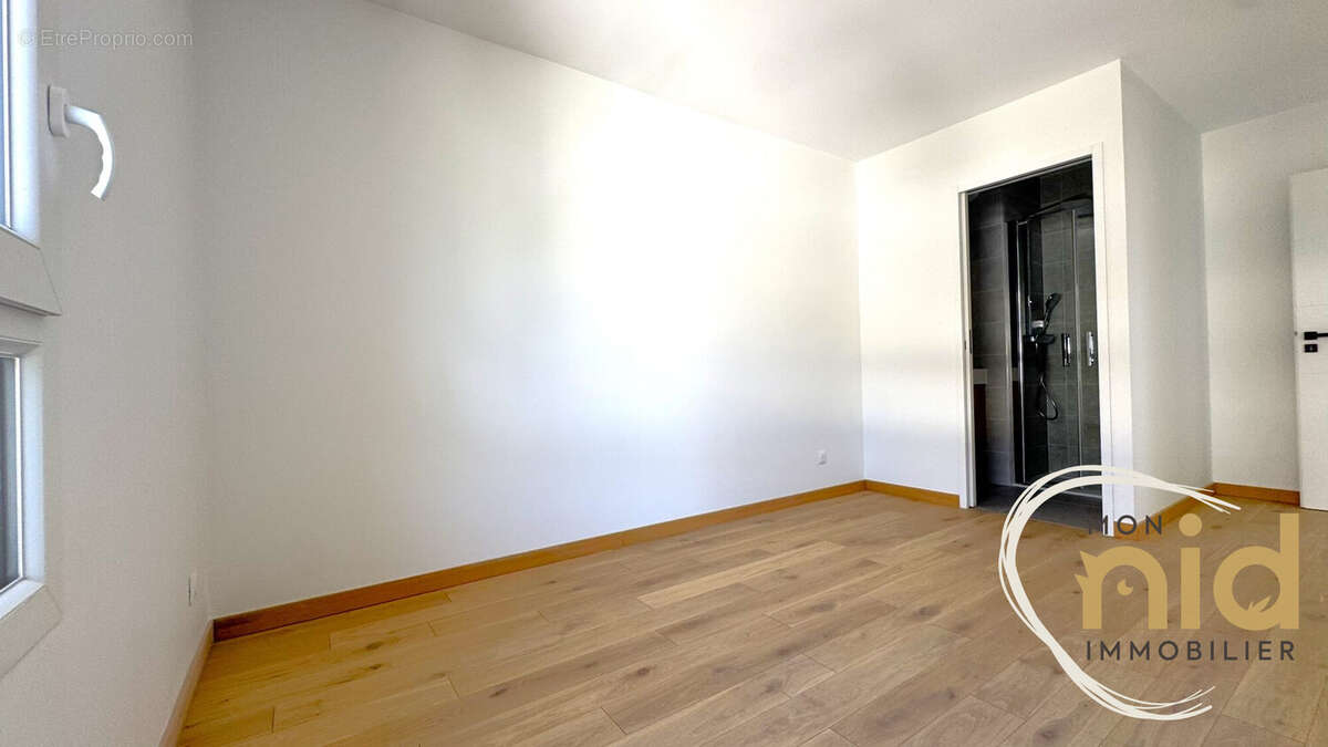 Appartement à MEYLAN