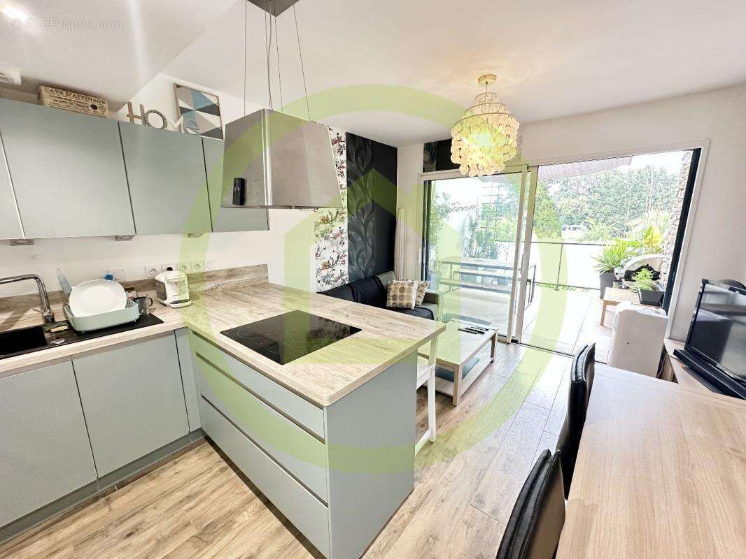 Appartement à SAINT-CYR-SUR-MER