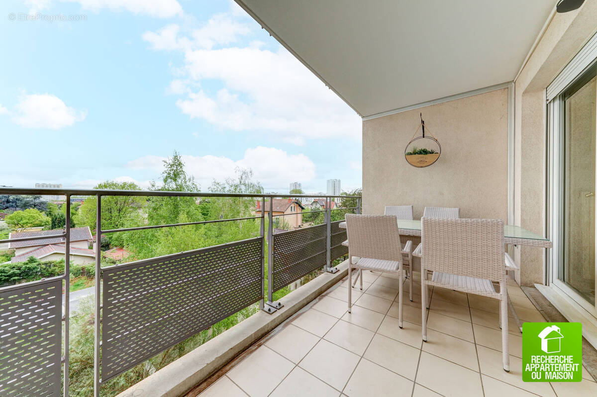 Appartement à BRON