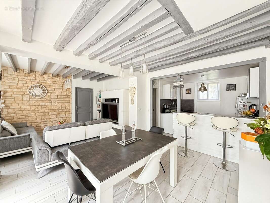 Maison à FONTENAY-TRESIGNY