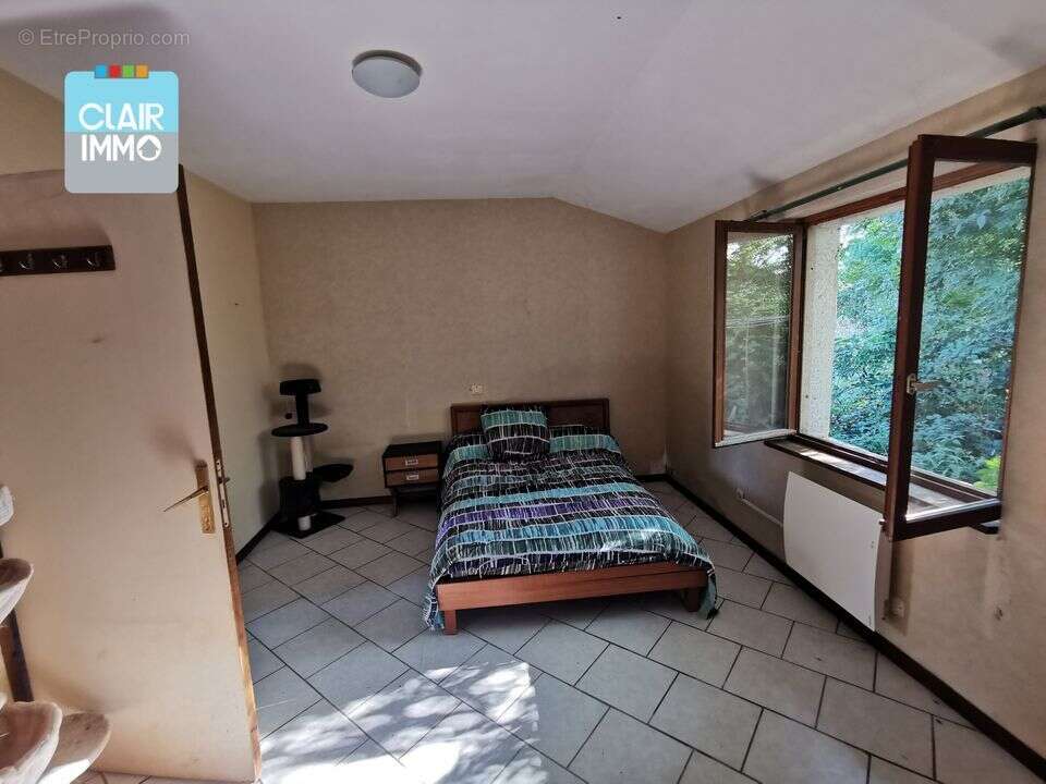 À La Chapelle-Saint-Sauveur - Longère de 287 m² avec - Maison à LA CHAPELLE-SAINT-SAUVEUR