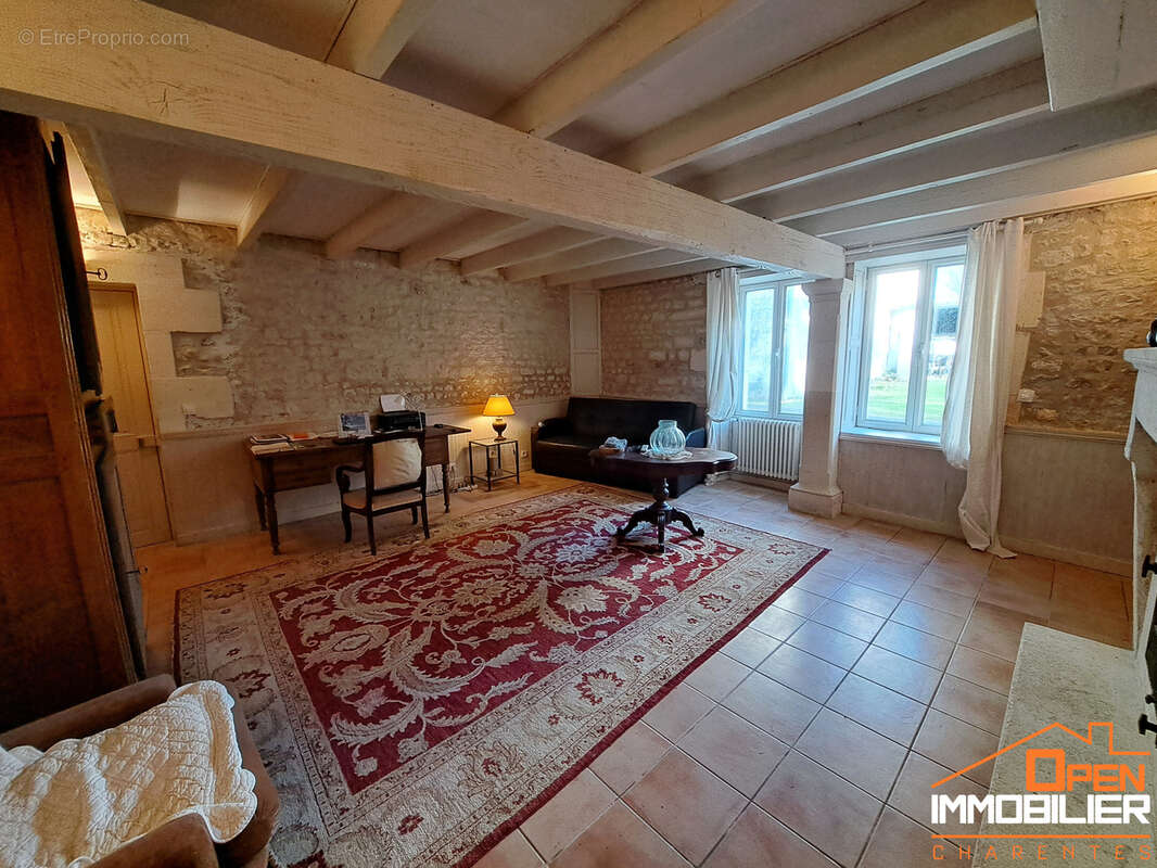 Maison à CRITEUIL-LA-MAGDELEINE