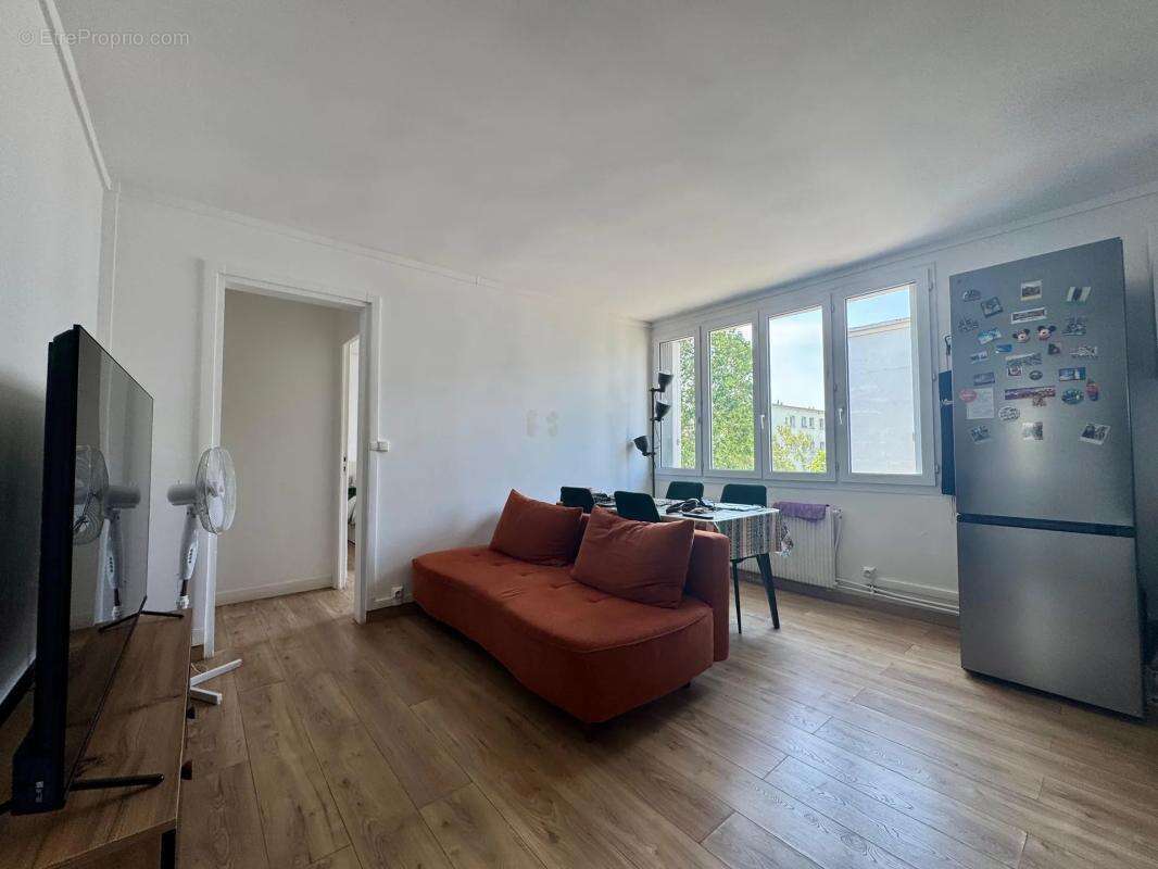 Appartement à LE BLANC-MESNIL
