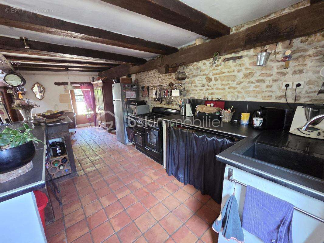 Magnifique Corps de ferme de 222m³ avec piscine et dépendances - photo 4