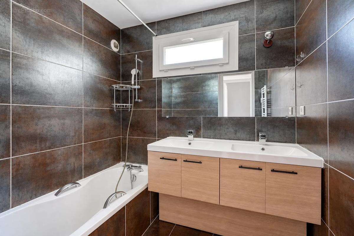 Appartement à FONTAINES-SUR-SAONE