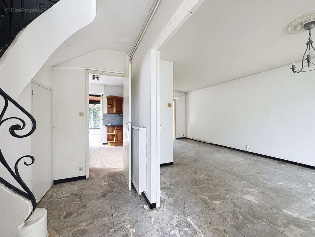 BEGLES A VENDRE  Maison à étage avec jardin et garage - photo 10