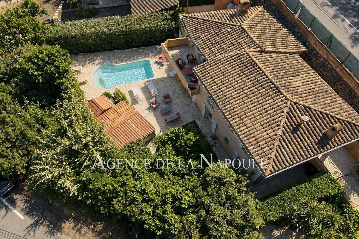 Maison à MANDELIEU-LA-NAPOULE