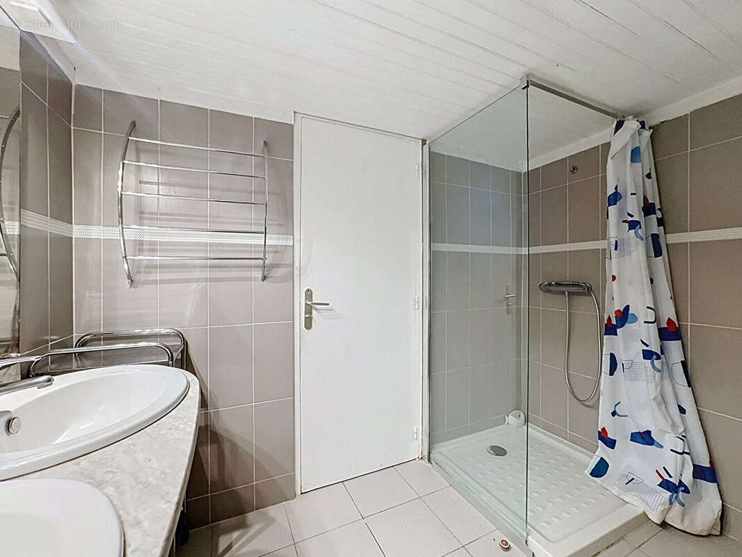 Vendre ensemble immobilier de 395 m² avec piscine à arles - photo 8