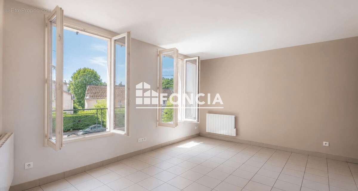 Maison à MIRIBEL