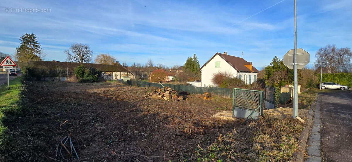 Terrain à VERRIERES