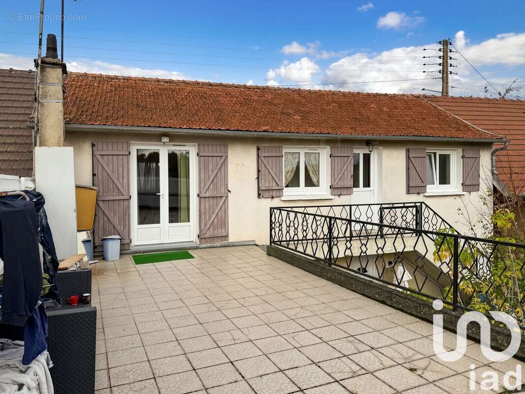 Photo 2 - Appartement à CHEVRIERES