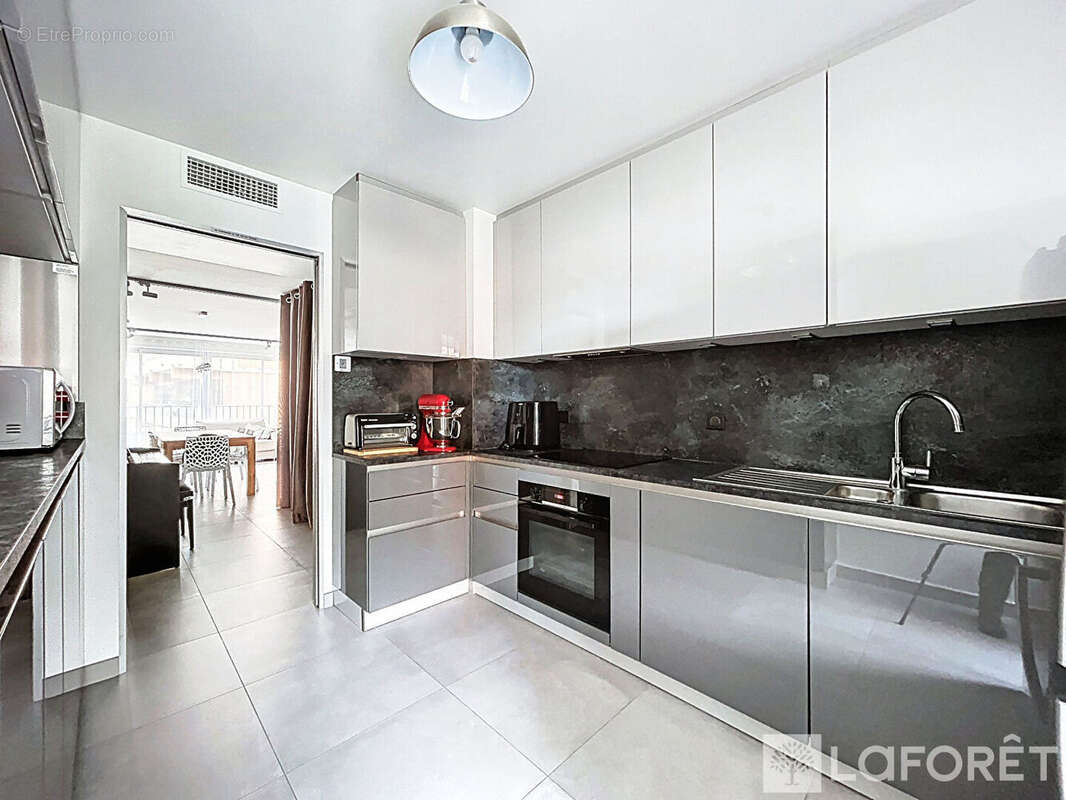 Appartement à ROQUEBRUNE-CAP-MARTIN