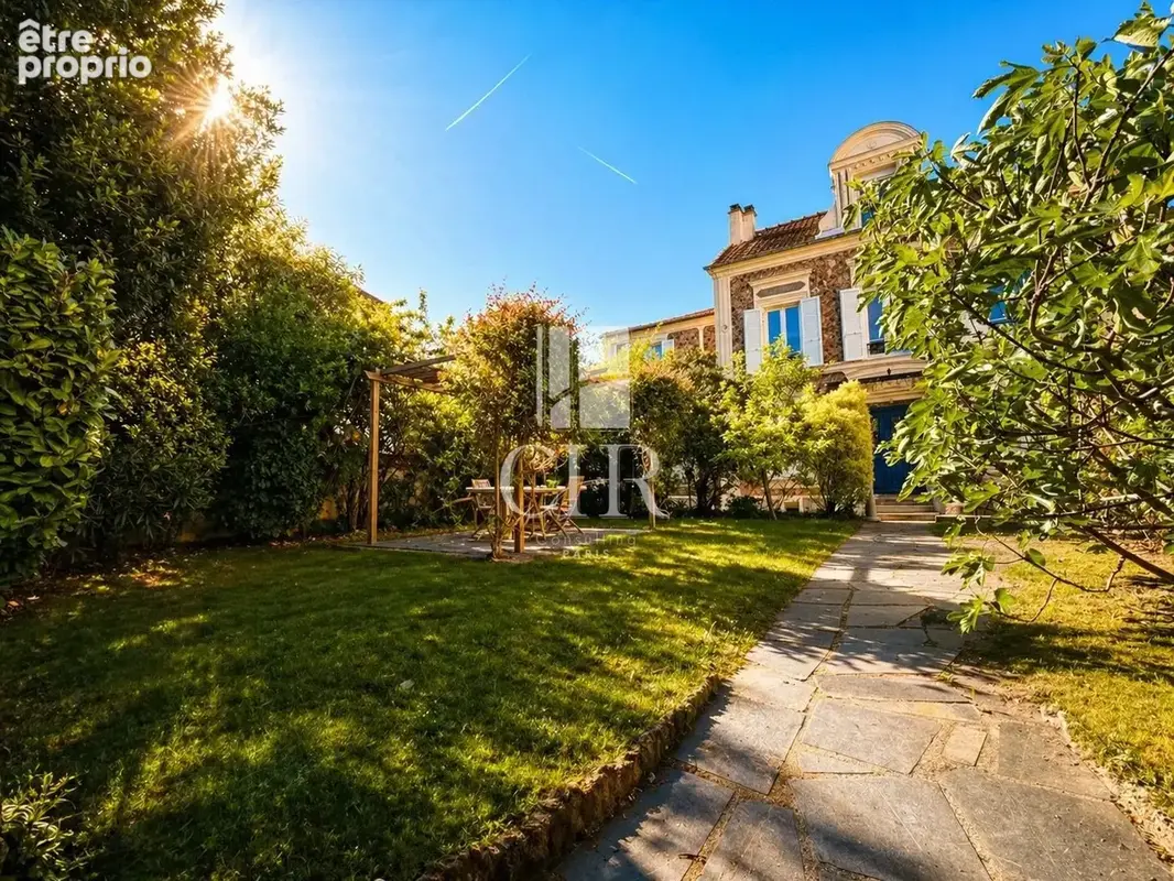 Photo Appartement à Le Perreux-Sur-Marne au prix de 995 000€