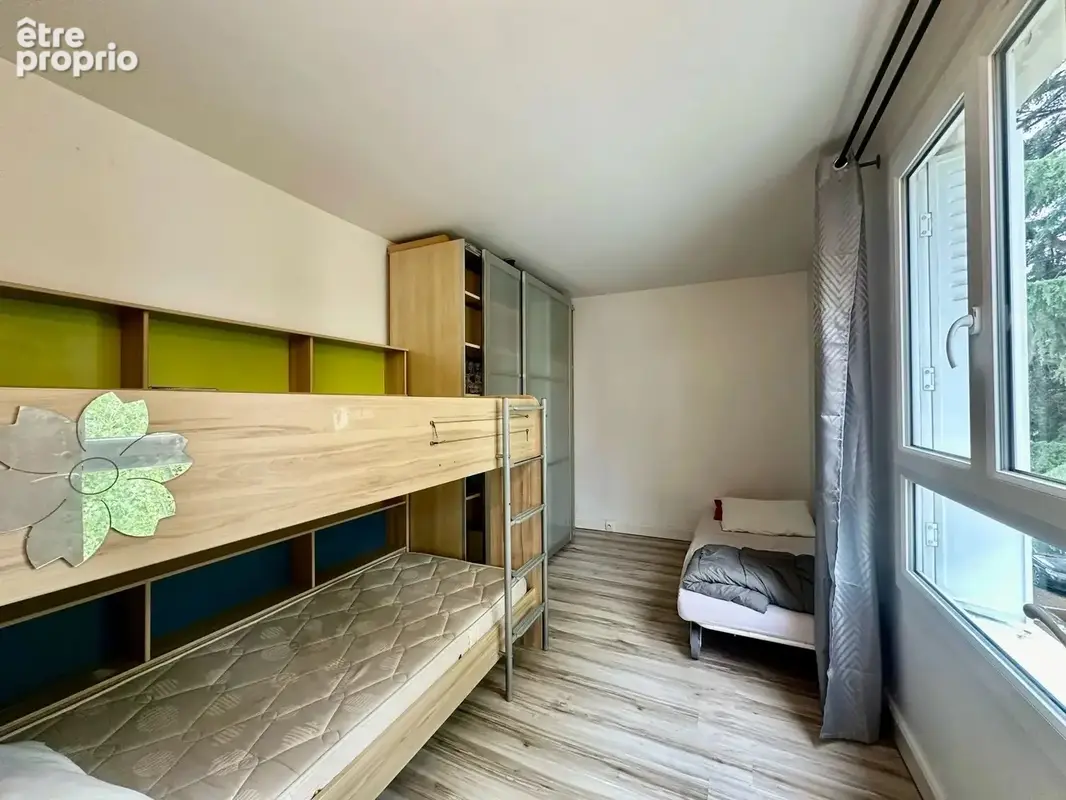 Appartement F5 lumineux avec balcon  Résidence sécurisée à Drancy - photo 4
