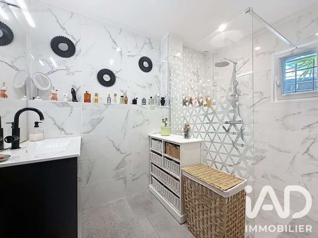 Maison 98 m² à Istres  - photo 9