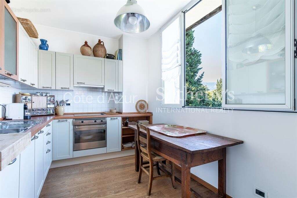 Appartement à ROQUEBRUNE-CAP-MARTIN