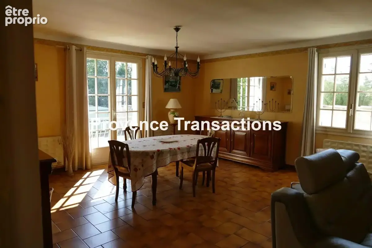 Pain-pied de 100m² avec garage sur 580m² de terrain - photo 6