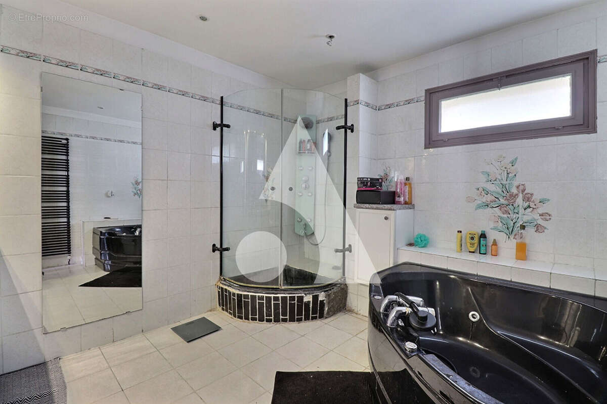 Maison à MERY-SUR-OISE