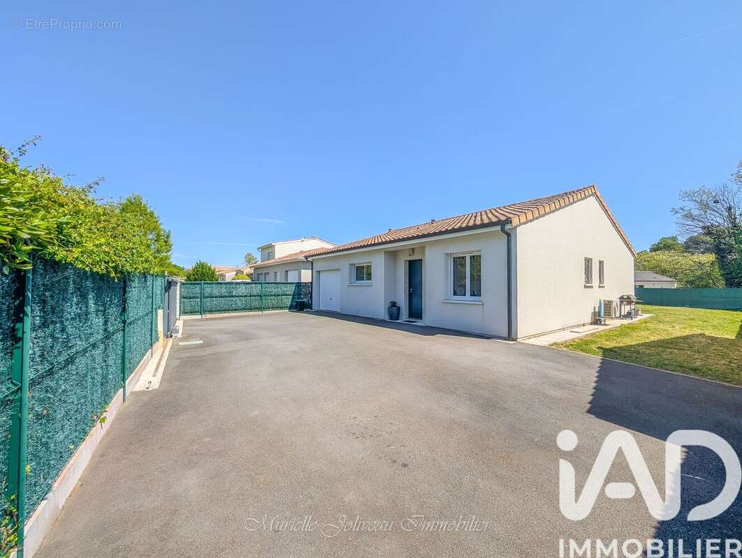 Maison 90 m² à Castelnau-De-Medoc  - photo 2