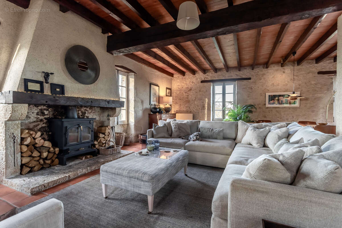 Maison à SAINTE-COLOMBE-DE-VILLENEUVE