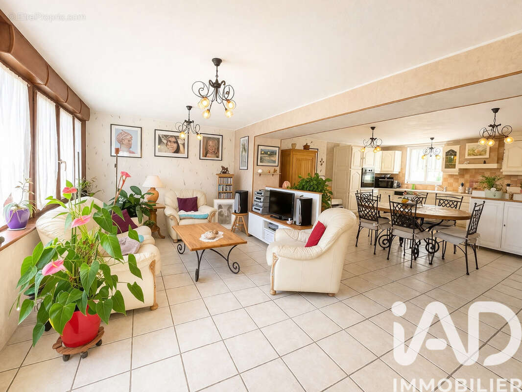 Maison 92 m² à Lachapelle-Aux-Pots  - photo 5