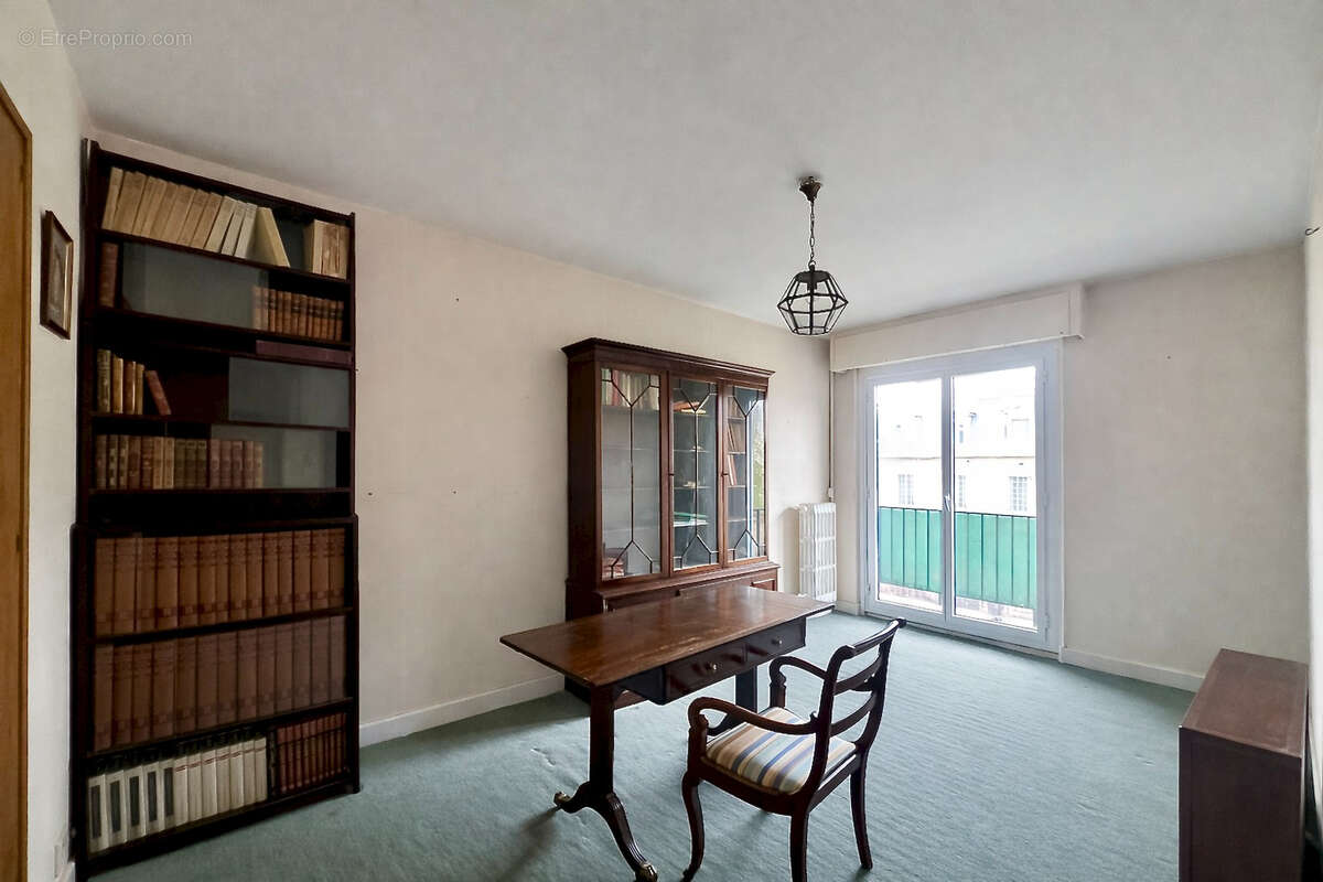 Appartement à VILLE-D'AVRAY