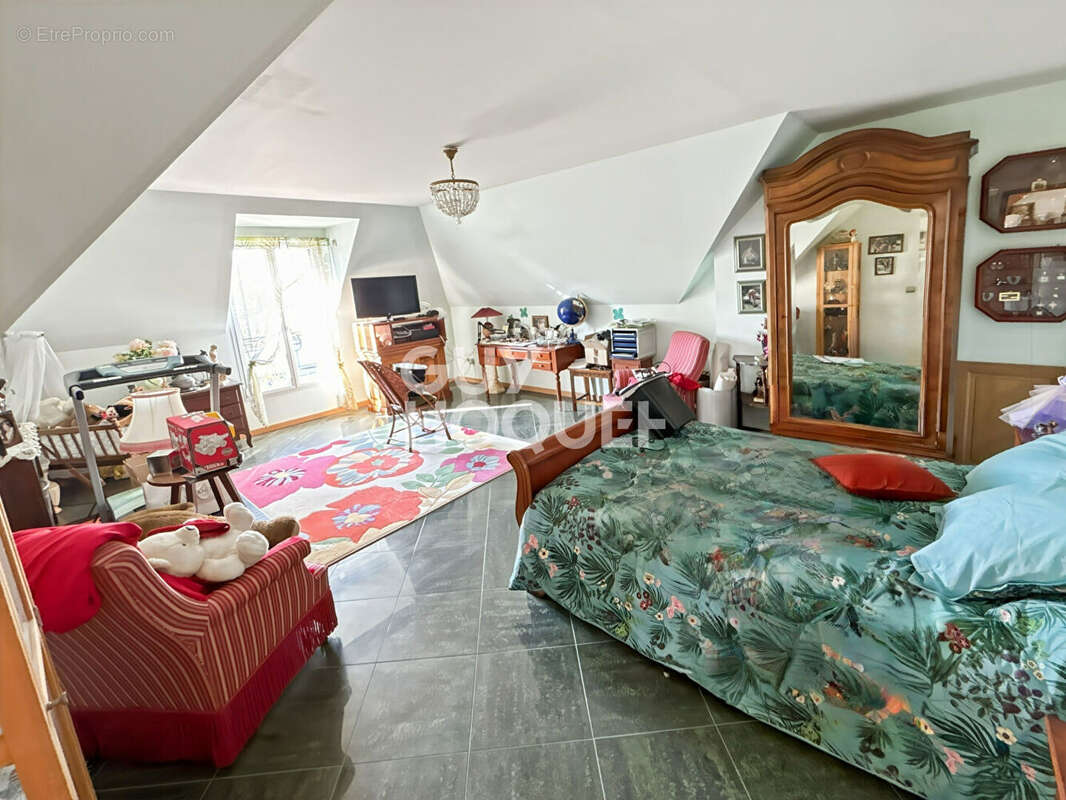 Maison à FONTENAY-TRESIGNY